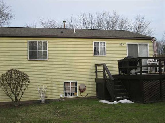 2nd image of 23 Greenridge Cres
