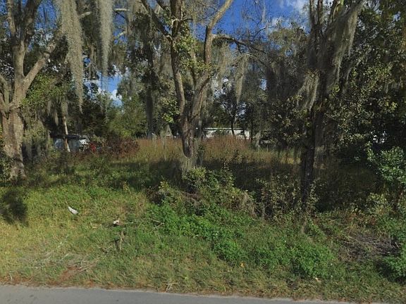 3rd image of 810 Plateau Ave