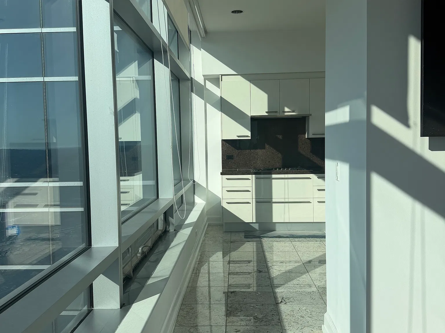 900 W Olympic Blvd — Photo 4