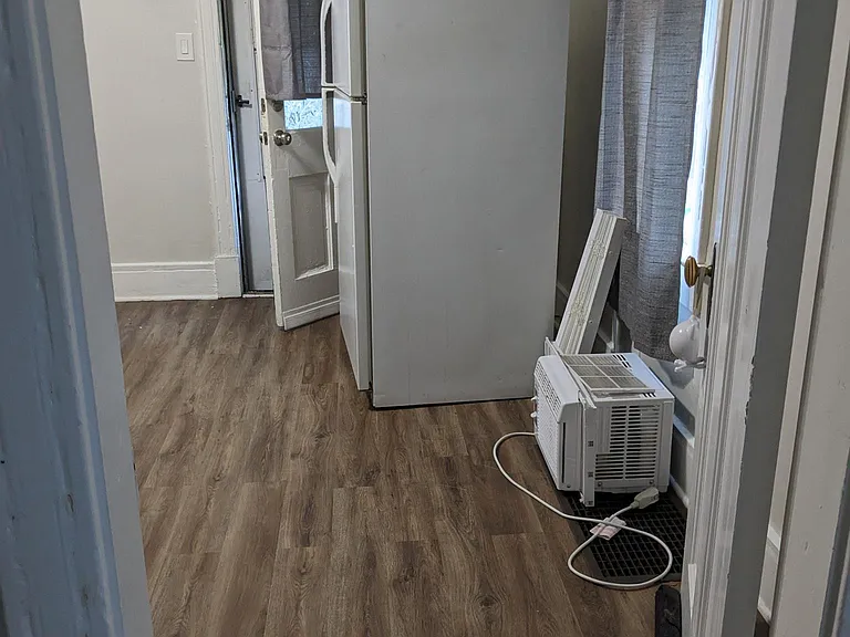 457 Forest Ave #1 — Photo 2