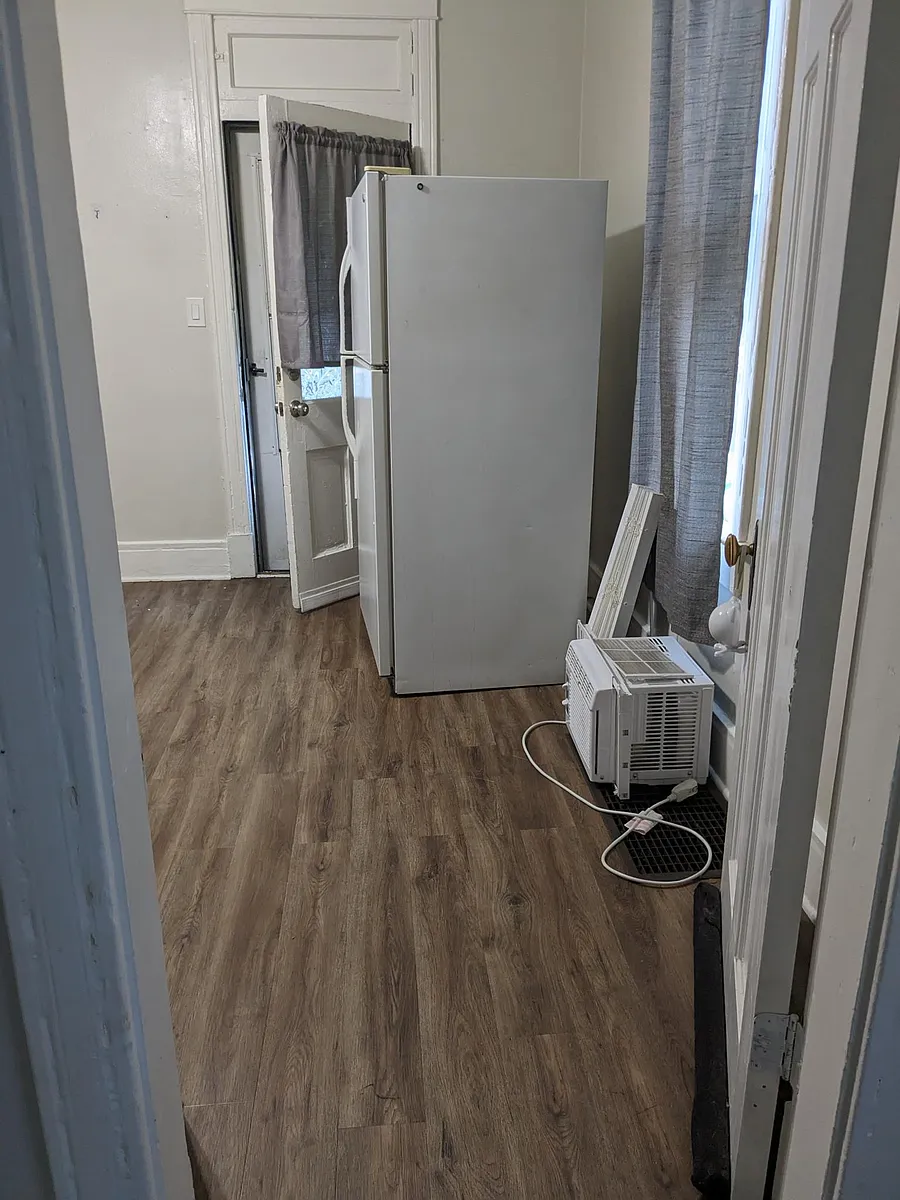 Building Photo - 457 Forest Ave #1
