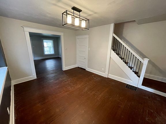 4th image of 2022 S A St