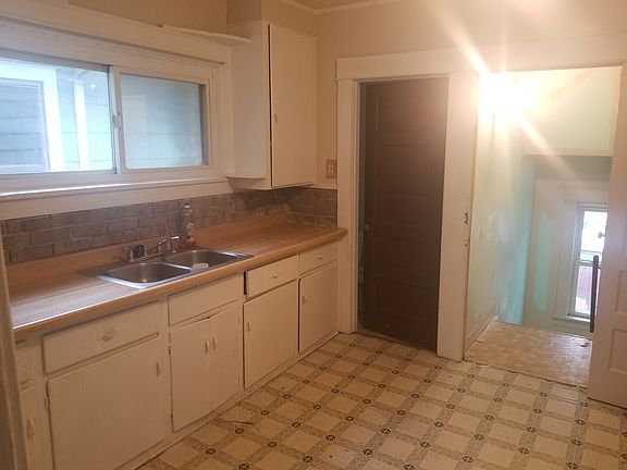 5th image of 27 Geary St