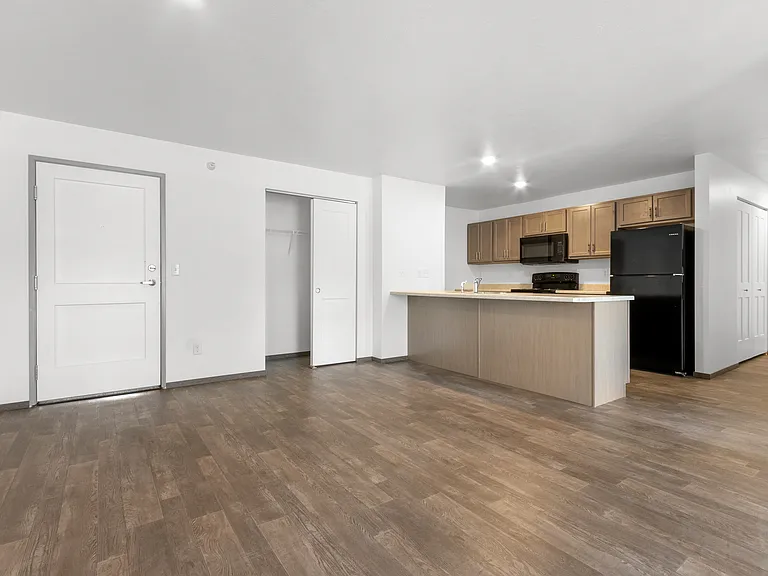 Split Rock Village Apartments & Townhomes — Photo 24