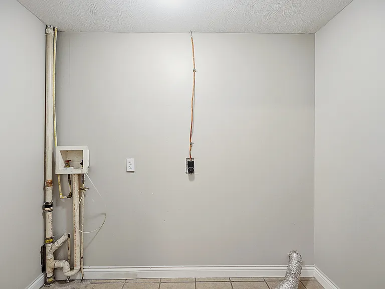 2903 Roslyn Dr — Photo 15