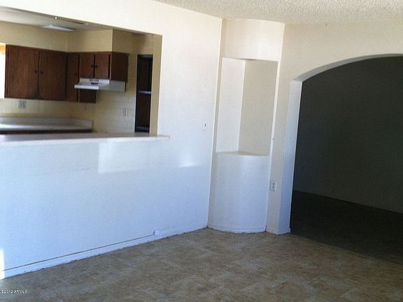 4th image of 13009 W Desert Ln