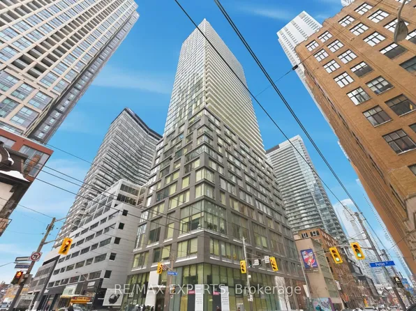 101 Peter St #3606, Toronto, ON M5V 0G6