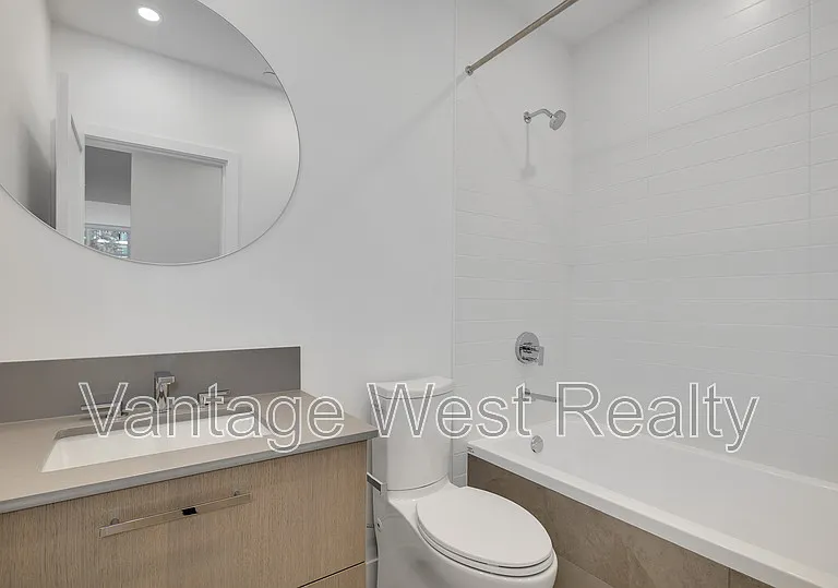 3389 Lakeshore Rd #216 — Photo 12