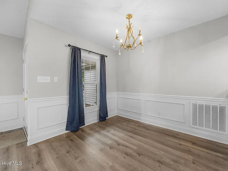 429 Crows Nest Ln — Photo 10