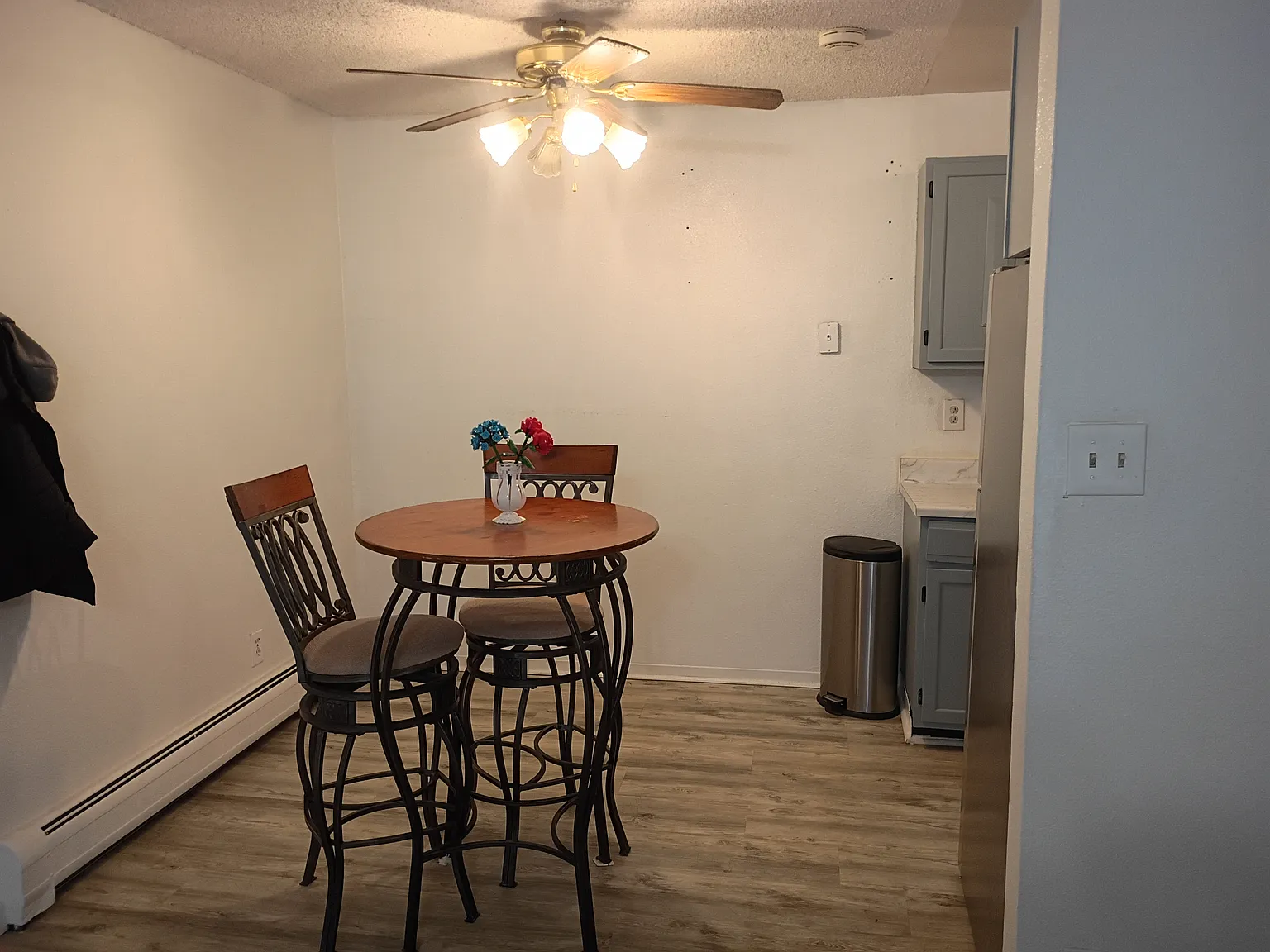 2 bed, 800 sqft, $1,600 — Photo 4