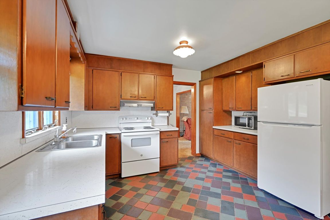 16-Kitchen