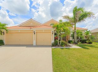 112 Star Shell Dr, Apollo Beach, FL 33572
