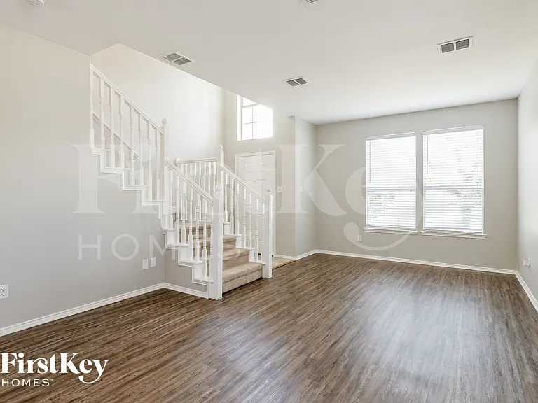 1412 Pine Ridge Rd — Photo 5