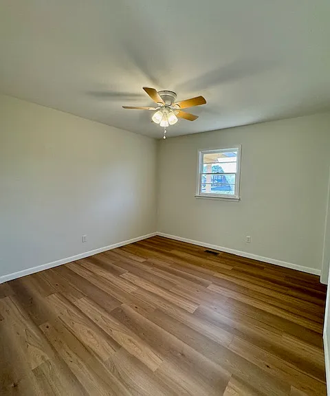 2349 Burns St — Photo 11