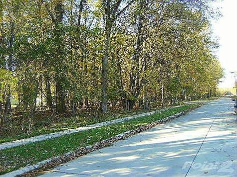 Gorgeous Wooded No Outlet Street