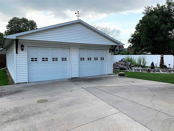 3rd image of 219 Duffield Ave