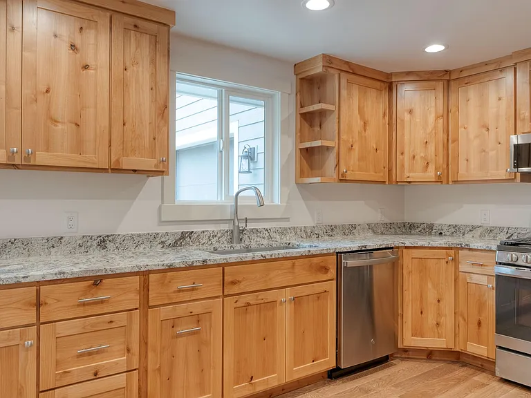 921 Columbia Ave — Photo 35