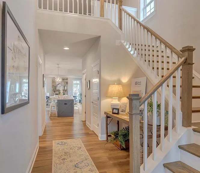 2132 Northside Dr — Photo 2