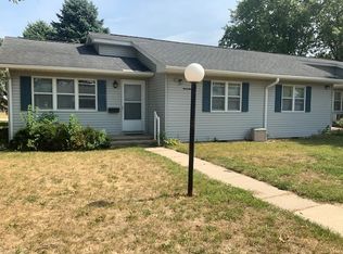 10 Grove St APT 7, Prophetstown, IL 61277