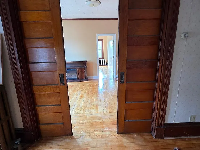 547 Robeson St #2 — Photo 8