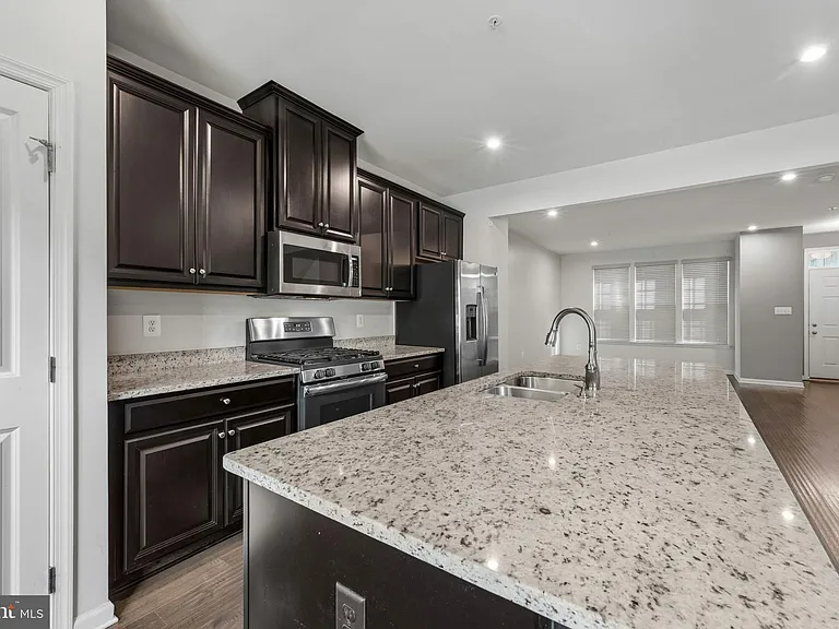 2720 Fredericksburg Rd — Photo 14