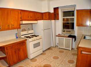 2847 35th St, Astoria, NY 11103