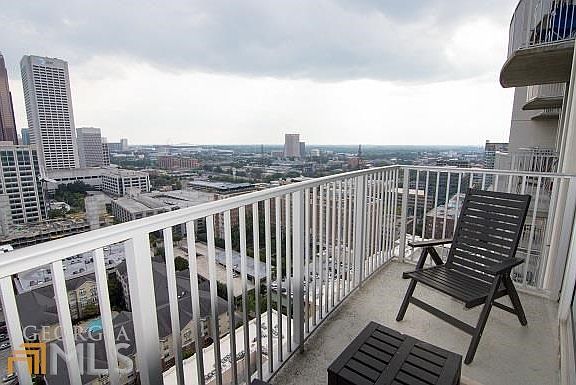 3rd image of 860 Peachtree St NE
