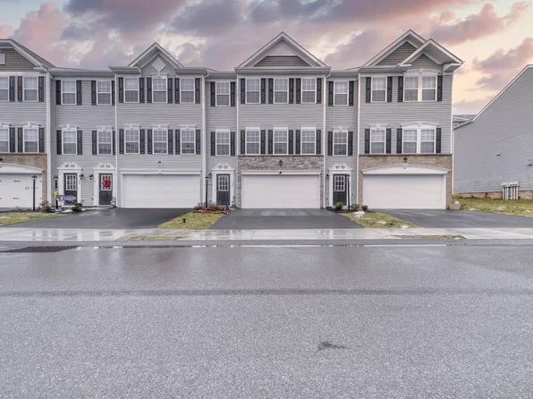 193 Lockheed Dr, Coraopolis, PA 15108