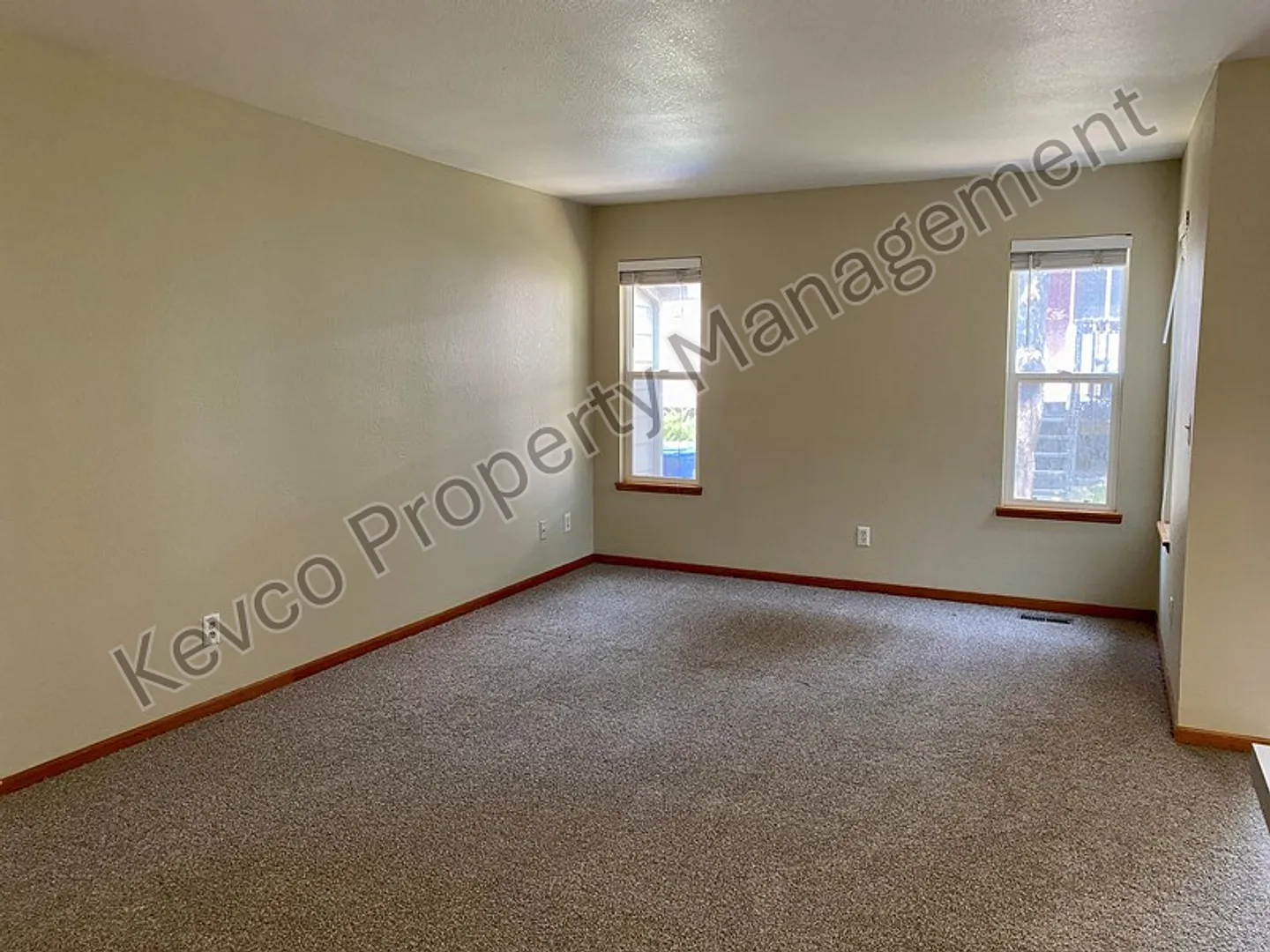 HUGE Townhouse near CSU — Photo 4