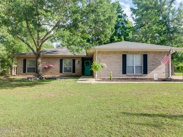 83158 Lola Dr, Diamondhead, MS 39525