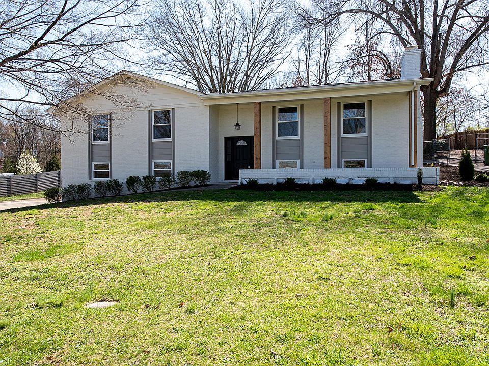 1st image of 404 Belle Meade Dr