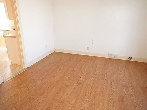 2nd image of 221 N Lincoln Ave