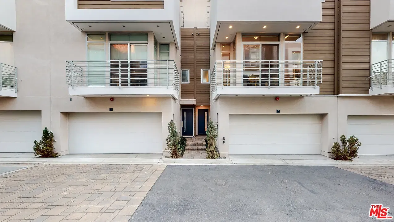 3 bed, 3.5 bath, 1706 sqft, $6,100 — Photo 1
