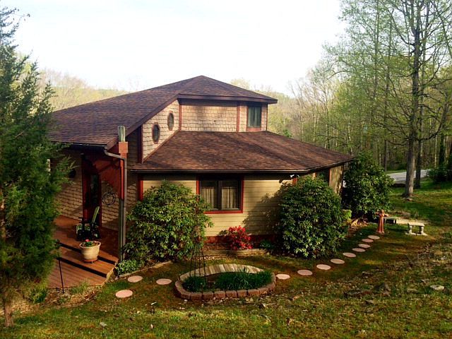 1st image of 223 Virginia Ln