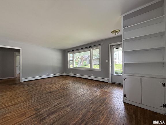 5th image of 309 E Walker St