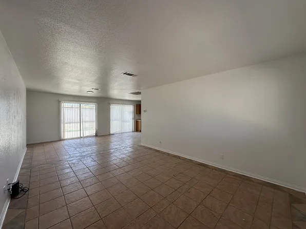 6905 Singing Dunes Ln, Las Vegas, NV 89145