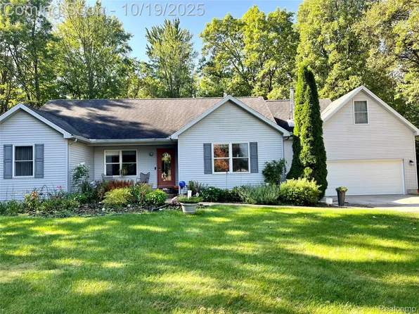 8259 Roosevelt Ave, Mount Morris, MI 48458