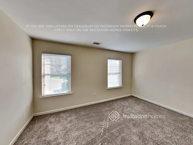 2465 Valley Creek Dr — Photo 12