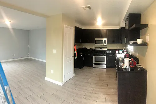 827.5 W 62nd Pl Photo 1
