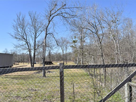 3rd image of 8475 Sunny Side Rd