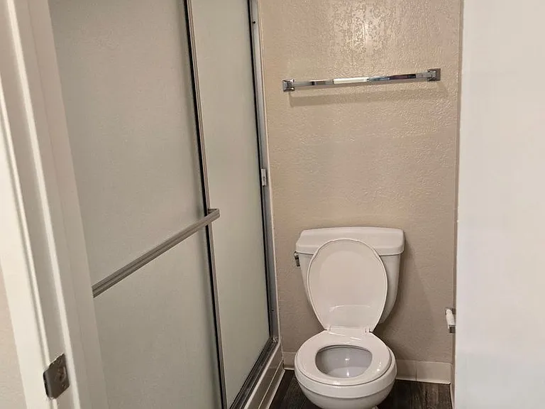 Heights Square Apartments! — Photo 22