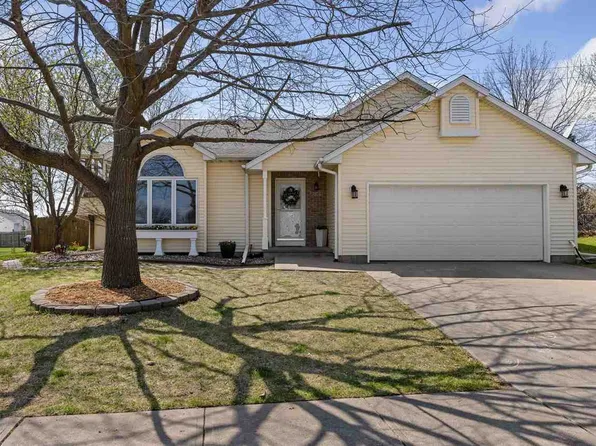 2145 Palmer Cir, Iowa City, IA 52240