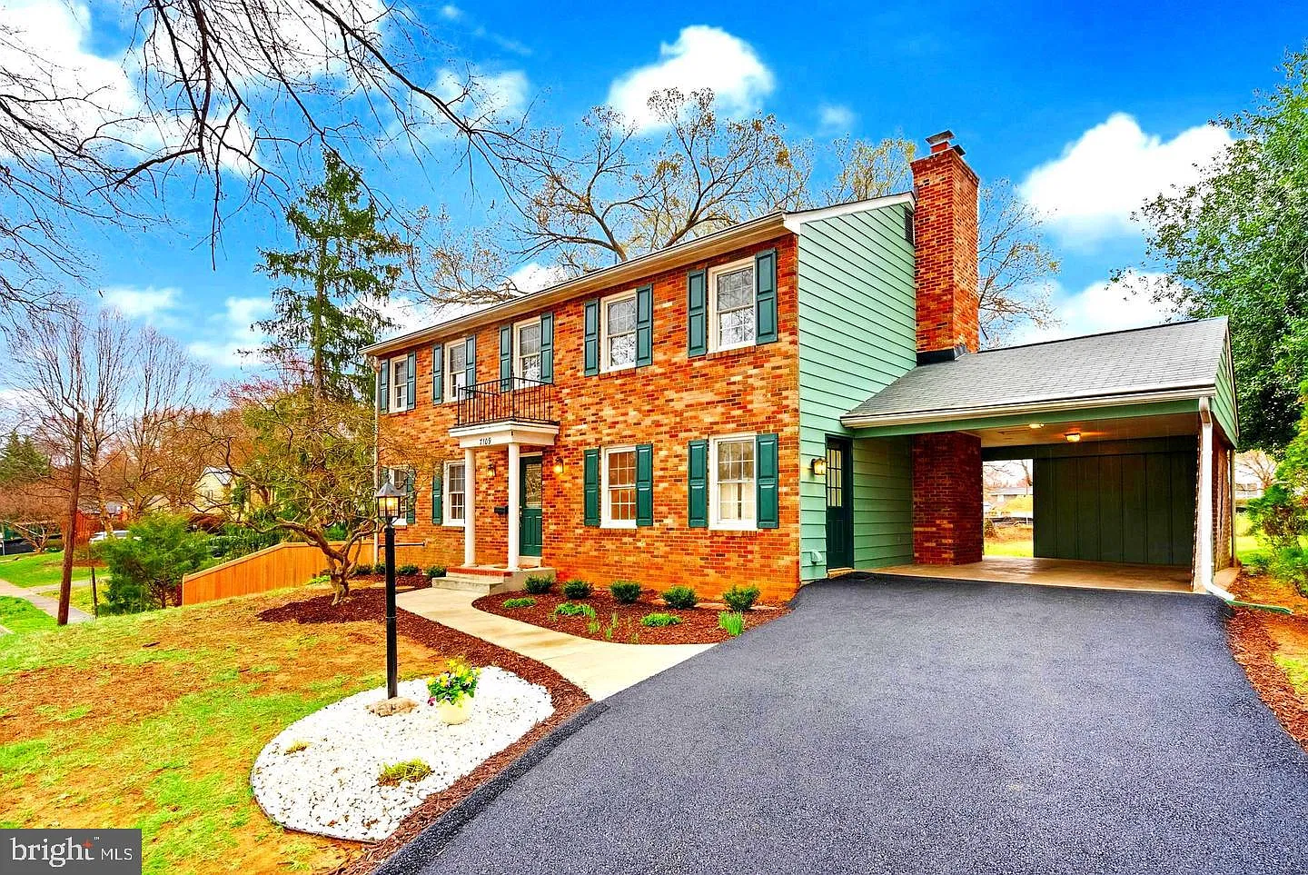 5 bed, 3.5 bath, 3360 sqft, $5,400 — Photo 3
