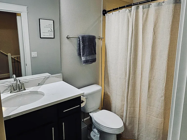 Caravelle Dr — Photo 5