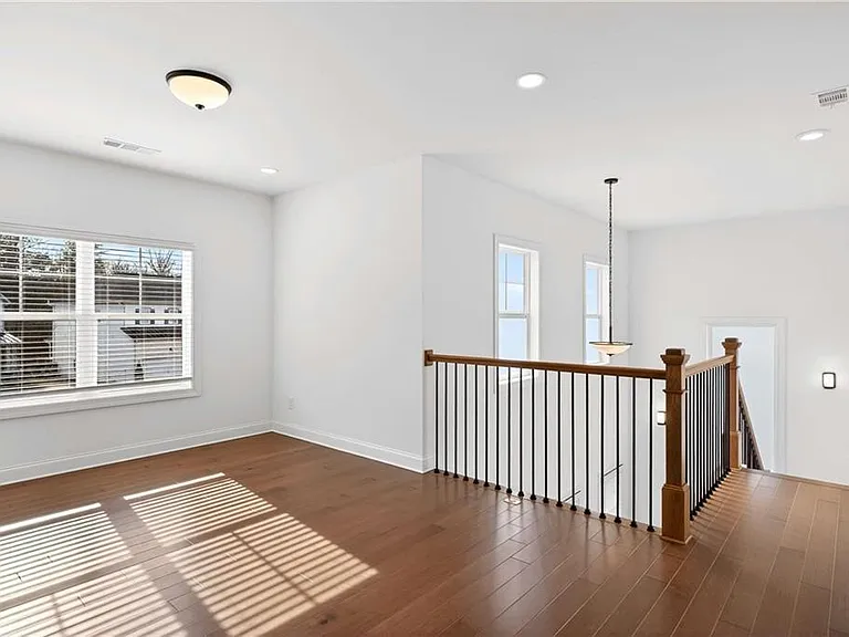 395 Tillman Pass — Photo 18
