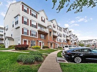 2494 Quick St APT 302, Herndon, VA 20171