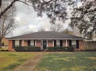 607 E Magnolia St, Angleton, TX 77515