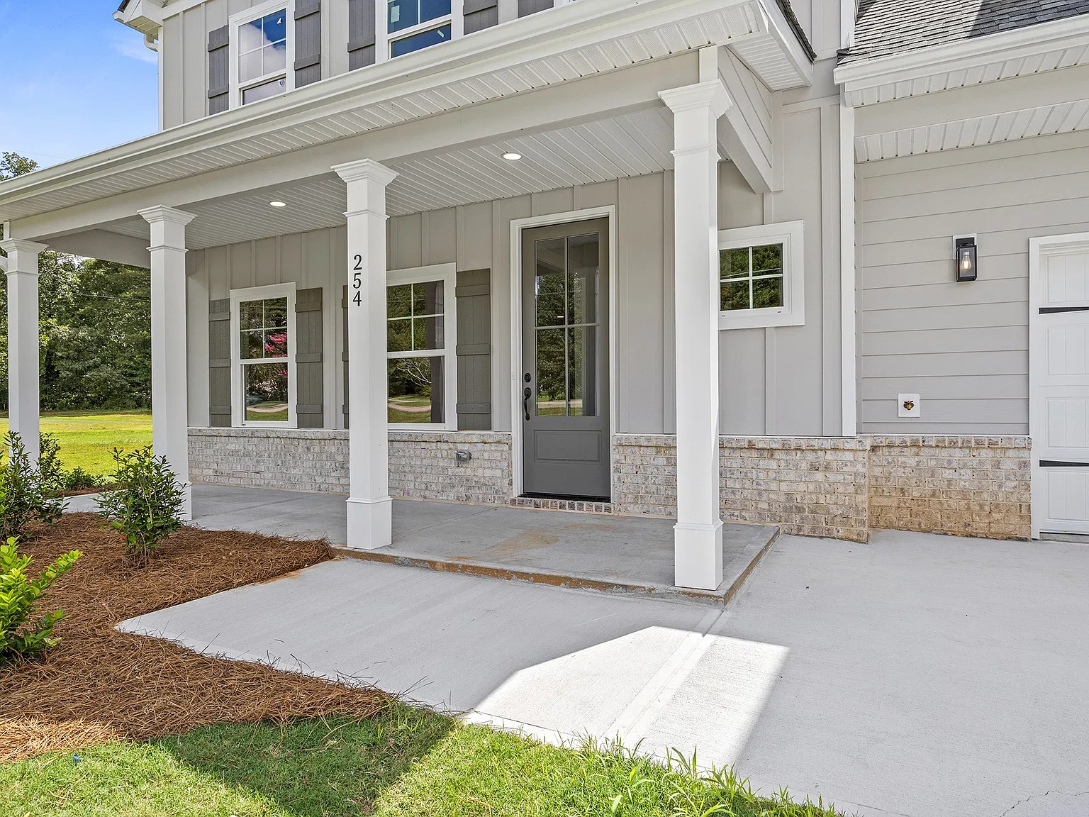 4 bed, 2.5 bath, 2003 sqft, $2,010 — Photo 3