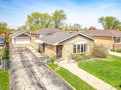 8244 Austin Ave, Burbank, IL, 60459
