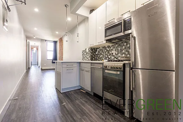 Rented by Evergreen Apartments BK | media 3